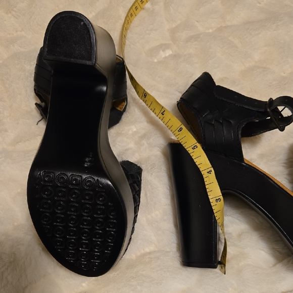 Embroidered Black Sandals - Picture 4 of 4